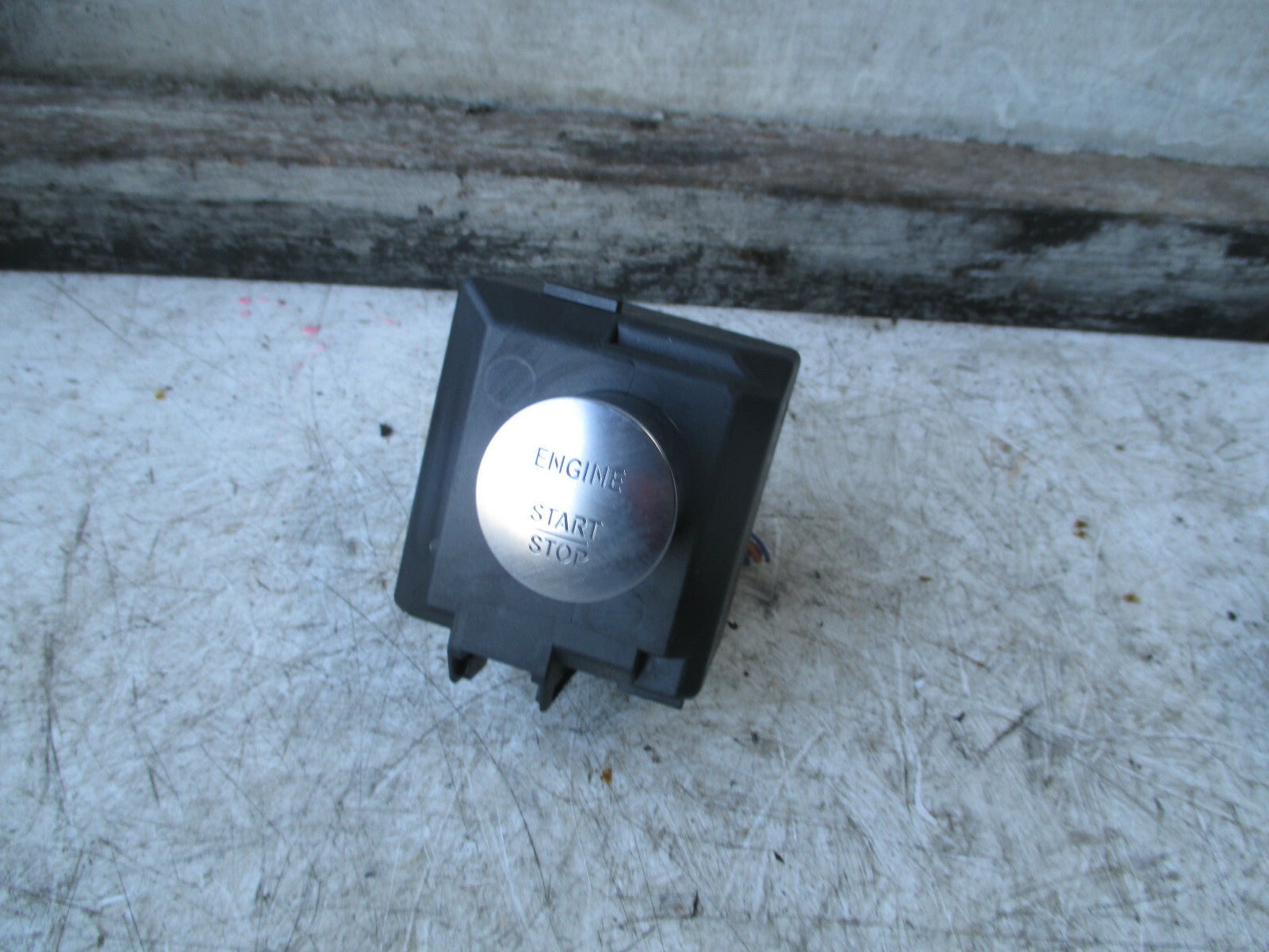 MERCEDES GLA MK1 X156 2019 IGNITION CONTROL MODULE A2469057503