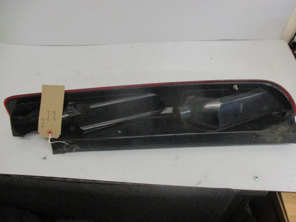 FORD FOCUS MK2 2005 NSR PASSENGER REAR BRAKE TAIL LIGHT CLUSTER 4M51-13405-A