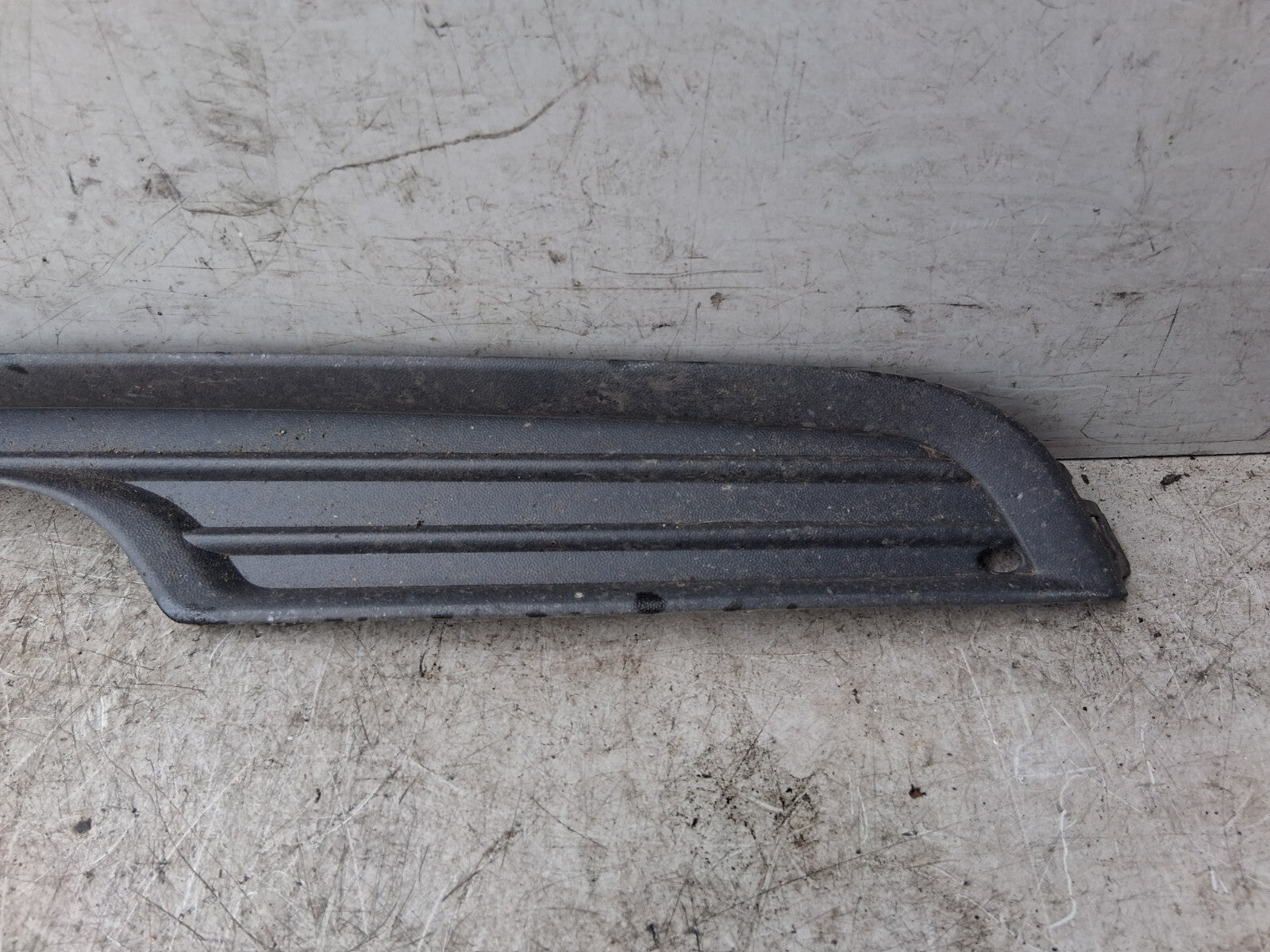 2017 VW VOLKSWAGEN POLO MK5 NSF PASSENGER SIDE FRONT LOWER GRILLE 5G0853666