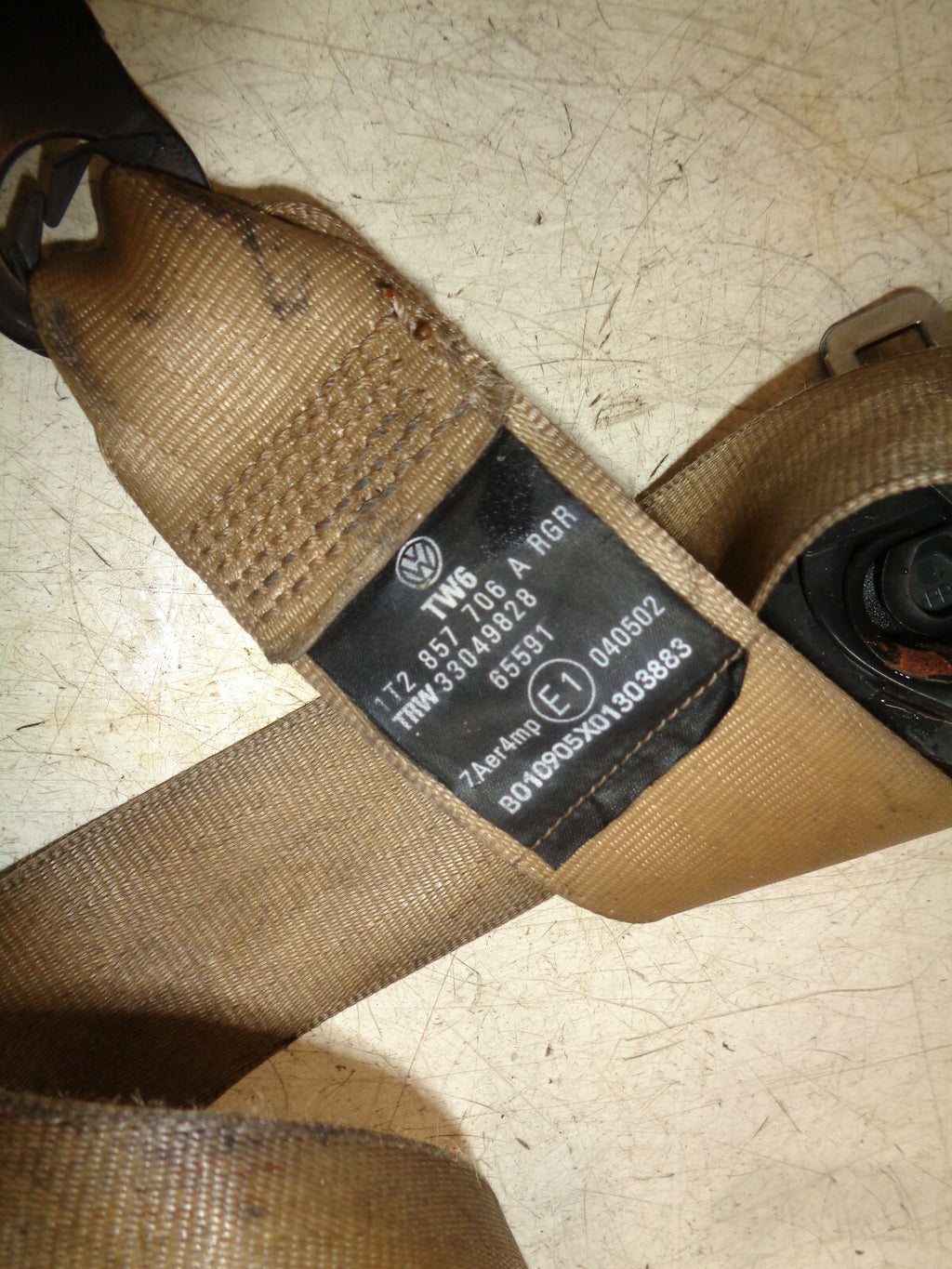 VW VOLKSWAGEN MK1 TOURAN OSF DRIVER SIDE FRONT BEIGE SEAT BELT 1T2857706