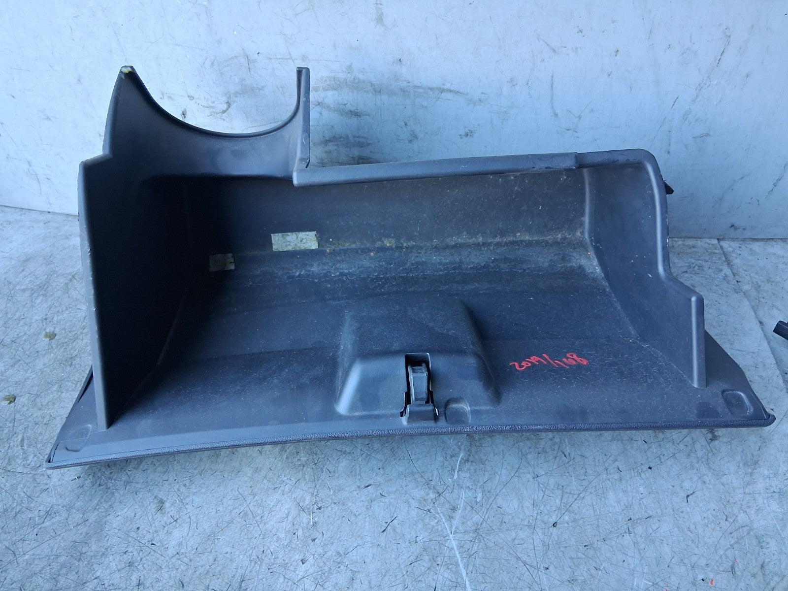 2019 PEUGEOT 108 DOOR DASHBOARD GLOVE BOX STORAGE COMPARTMENT 1390018X