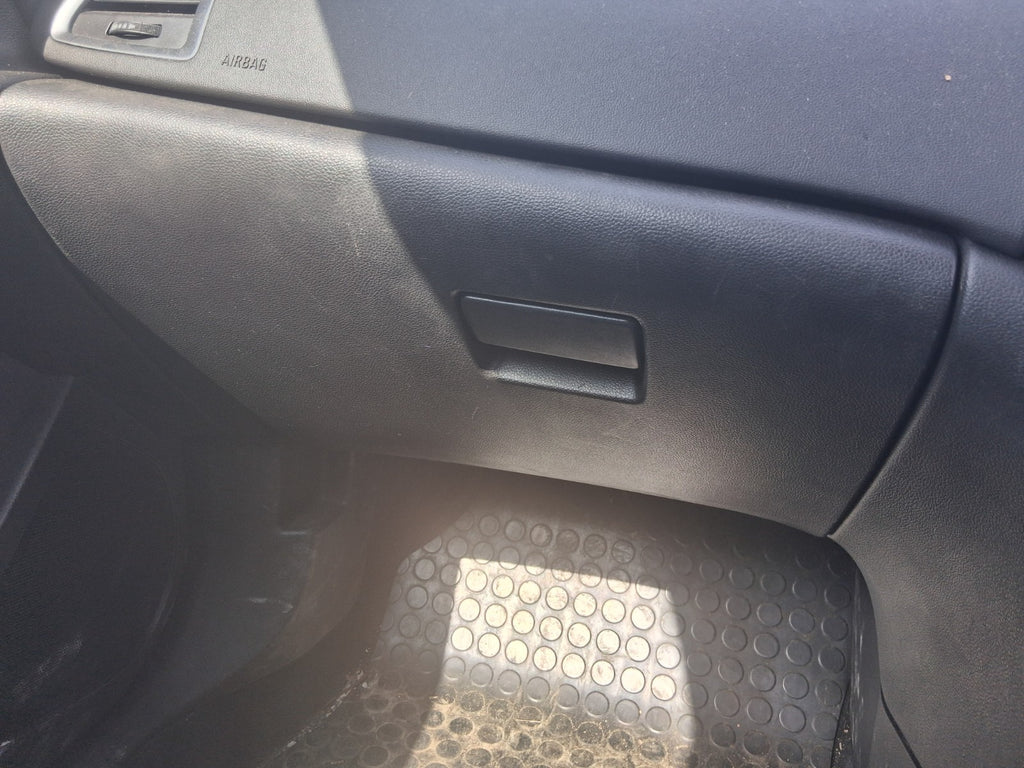 2013 VAUXHALL ASTRA J ESTATE GLOVE BOX FRONT STORAGE COMPARTMENT