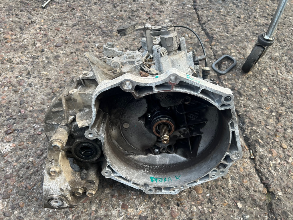 VAUXHALL ASTRA K 2019 1.6 DIESEL 6 SPEED MANUAL TRANSMISSION GEARBOX 55502625