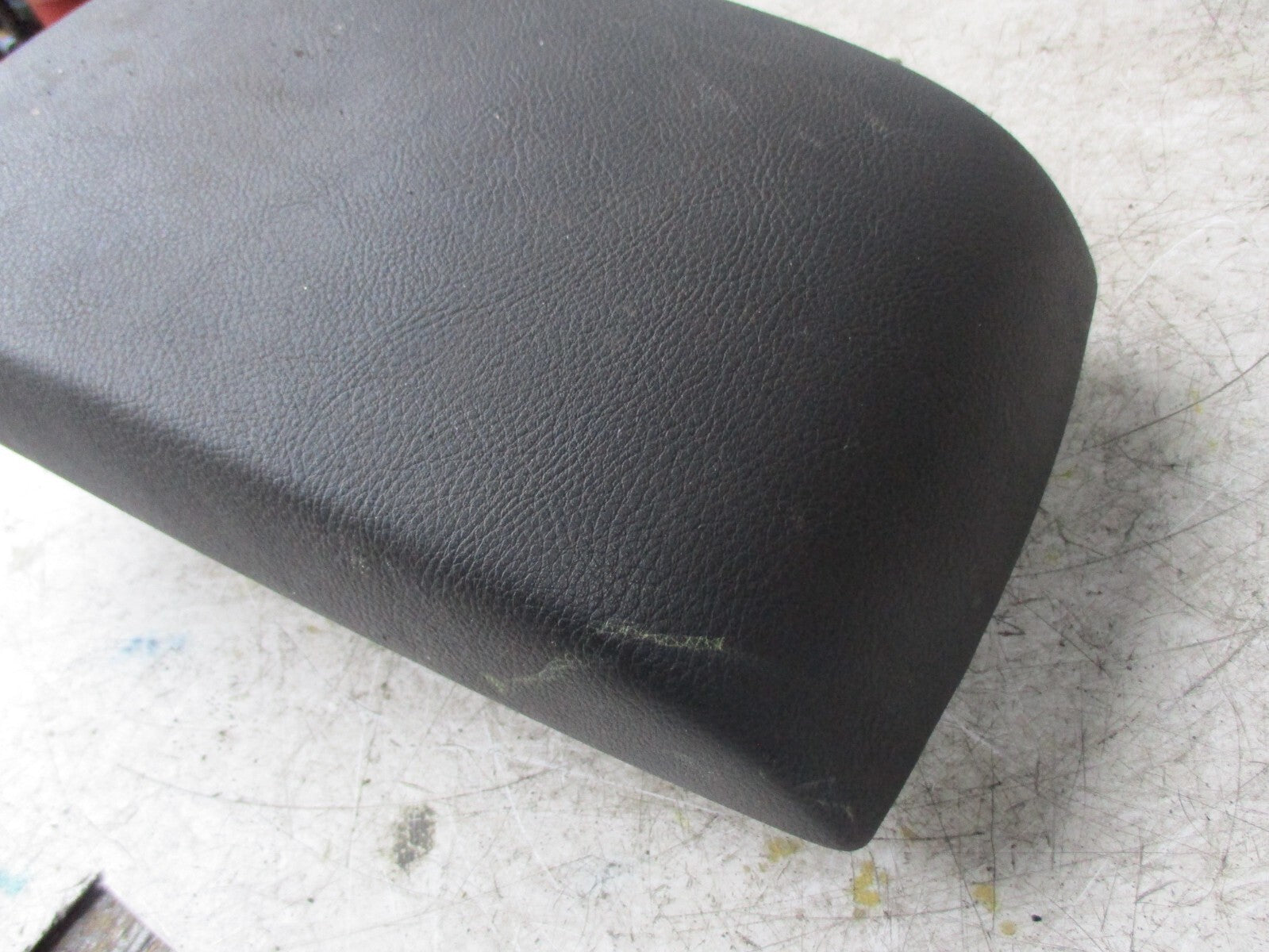 FORD S-MAX 2010 2.0 BLACK LEATHER CENTRE ARM REST 9M21R044C82A