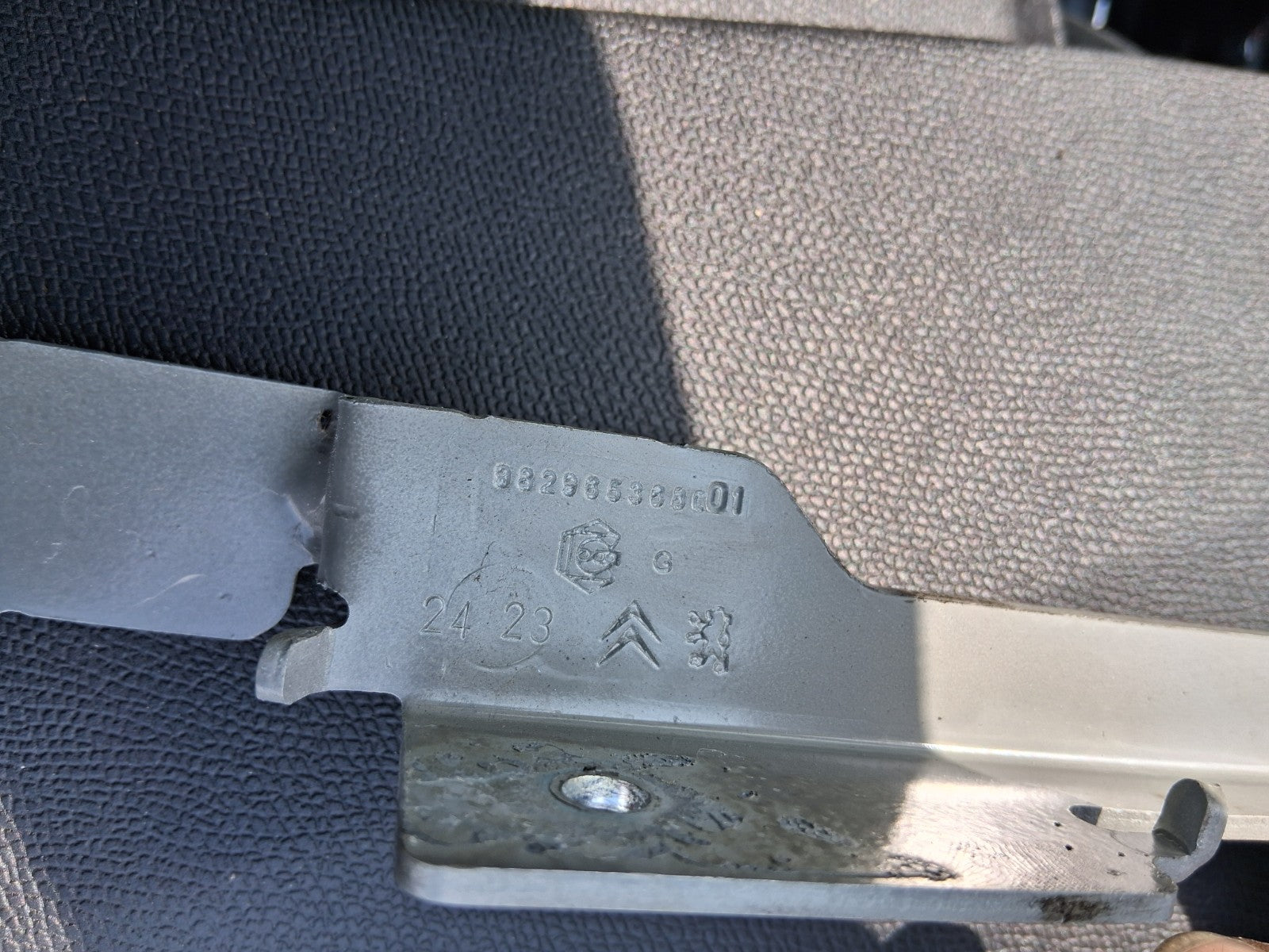 2024 DS AUTOMOBILES DS 7 NSF PASSENGER SIDE BONNET HINGE 9830049680