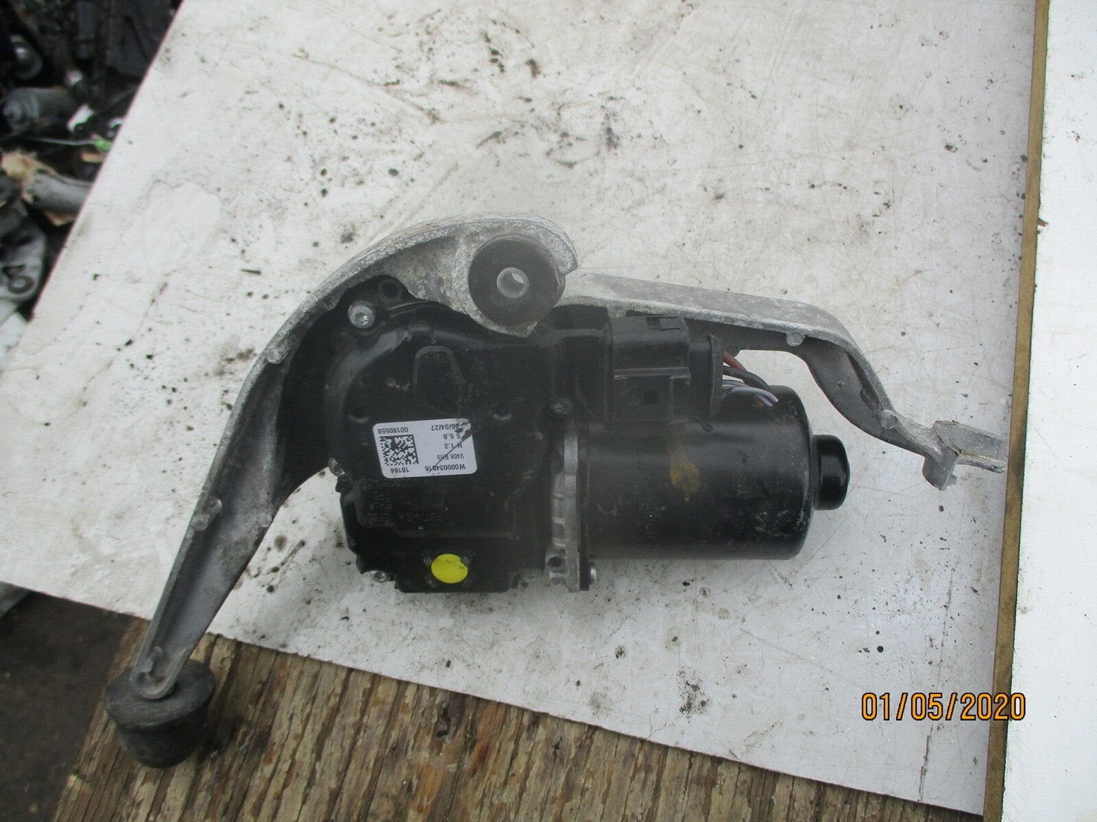 FORD MONDEO MK4 FRONT WINDSCREEN WIPER MOTOR DT11 17508 BB
