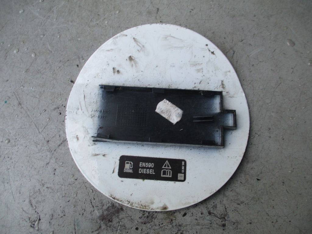 2010 VAUXHALL ASTRA J MK6 FUEL FLAP WHITE