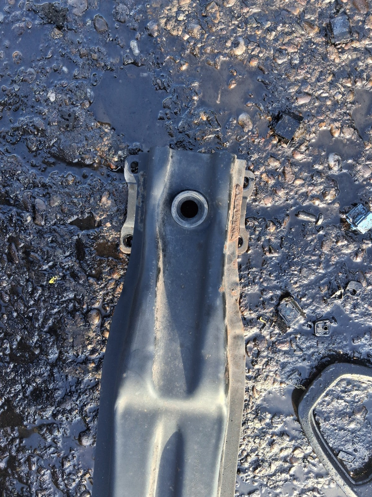 VW VOLKSWAGEN GOLF MK7 2013 REAR BUMPER REINFORCING CRASH BAR
