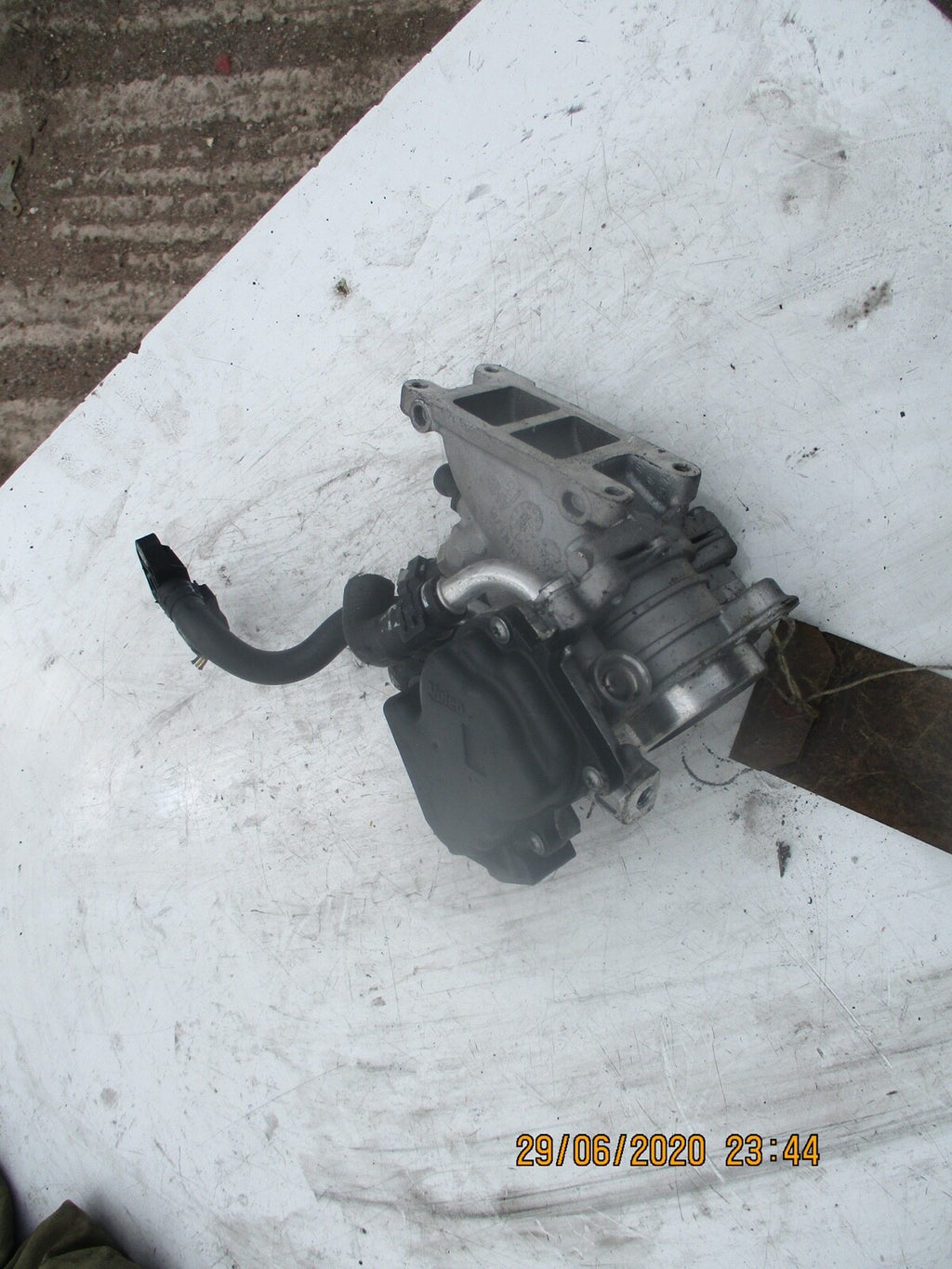 VW VOLKSWAGEN TIGUAN 2.0 TDI WATER COOLANT HOUSE PIPE 04L121058AM
