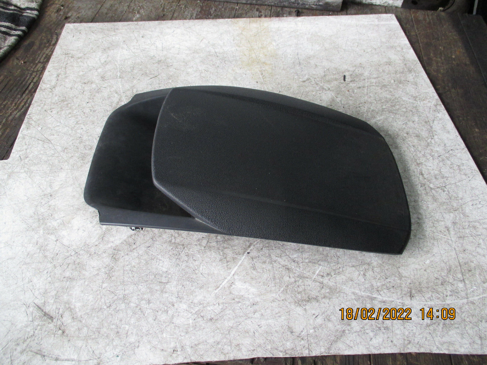 FORD ECO SPORT 2016 TOP PLASTIC DASH TRIM RADIO SCREEN SURROUND CN15-N046B74-CBW