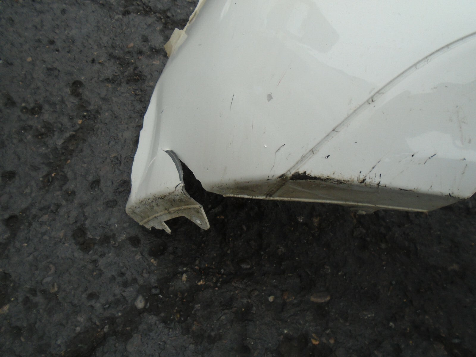 BMW 1 SERIES 2018 F20 F21 WHITE REAR BUMPER SPARES OR REPAIR 51127371756