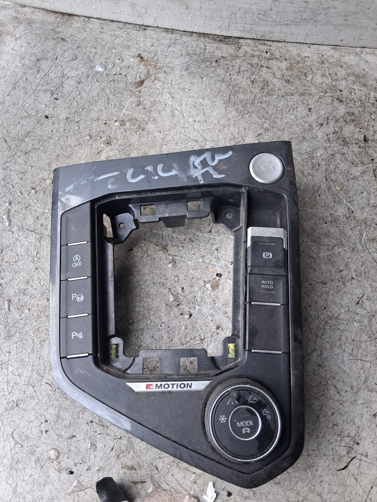 2023 VW VOLKSWAGEN TIGUAN GEARSTICK SURROUND TRIM 5NA927531A