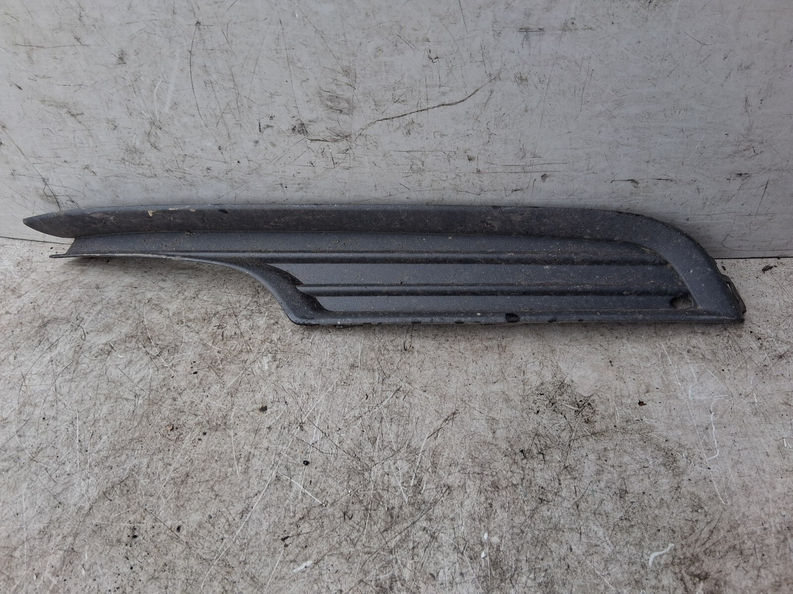 2017 VW VOLKSWAGEN POLO MK5 NSF PASSENGER SIDE FRONT LOWER GRILLE 5G0853666