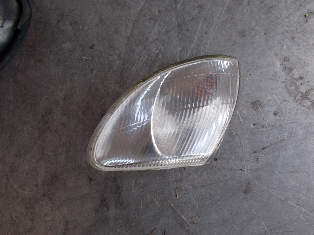 RENAULT MEGANE MK1 1999 1.6 NEAR SIDE FRONT INDICATOR LIGHT 7700831466 PASSENGER