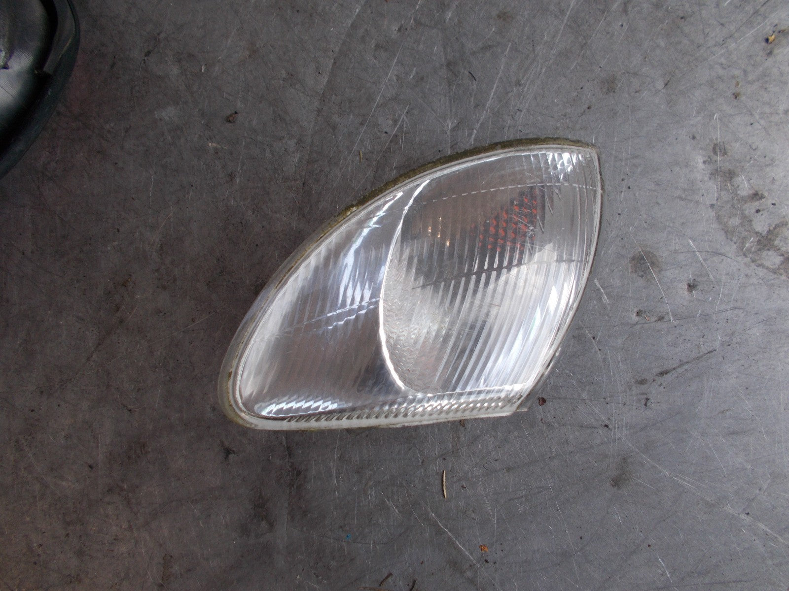 RENAULT MEGANE MK1 1999 1.6 NEAR SIDE FRONT INDICATOR LIGHT 7700831466 PASSENGER
