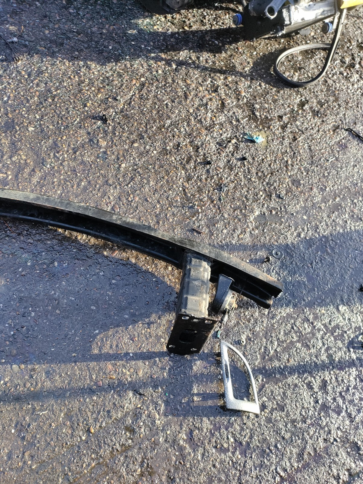 2007 BMW 3 SERIES E90 FRONT BUMPER REINFORCEMENT CRASH BAR 5111714664516