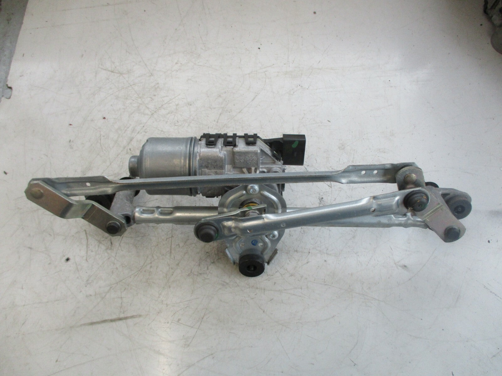 VW VOLKSWAGEN UP 2014 FRONT WINDOW WINDSCREEN WIPER MOTOR & LINKAGE 1S2955023D