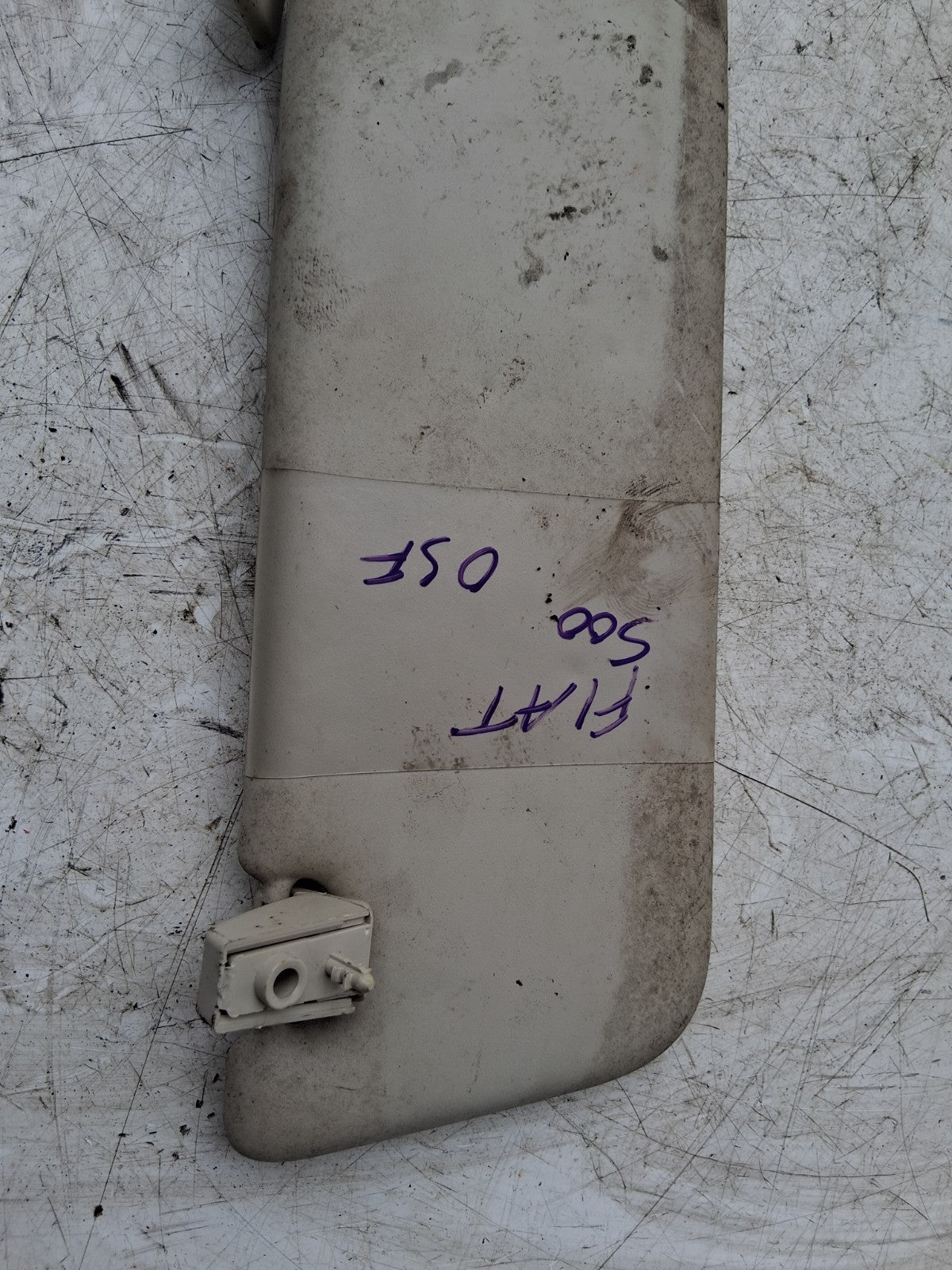 2015 FIAT 500 LOUNGE OSF DRIVER SIDE FRONT RIGHT SUN VISOR SHADE
