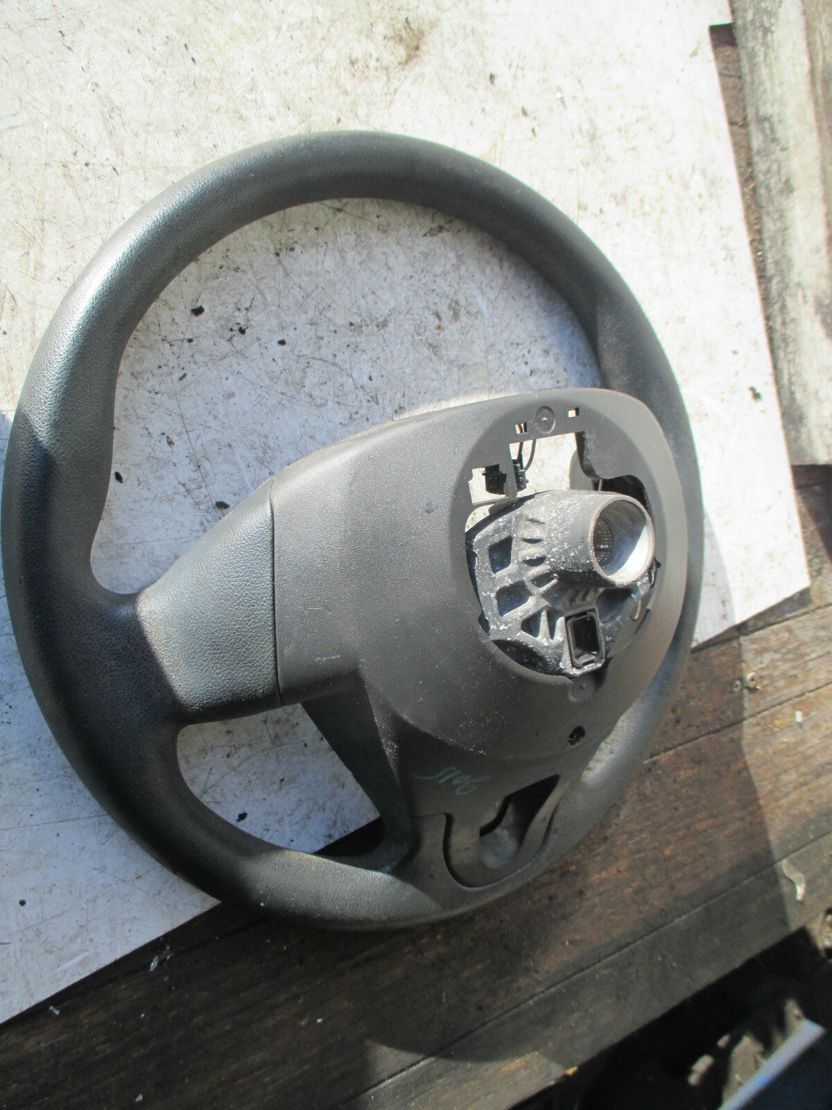 RENAULT MEGANE MK3 2015 3 SPOKE STEERING WHEEL