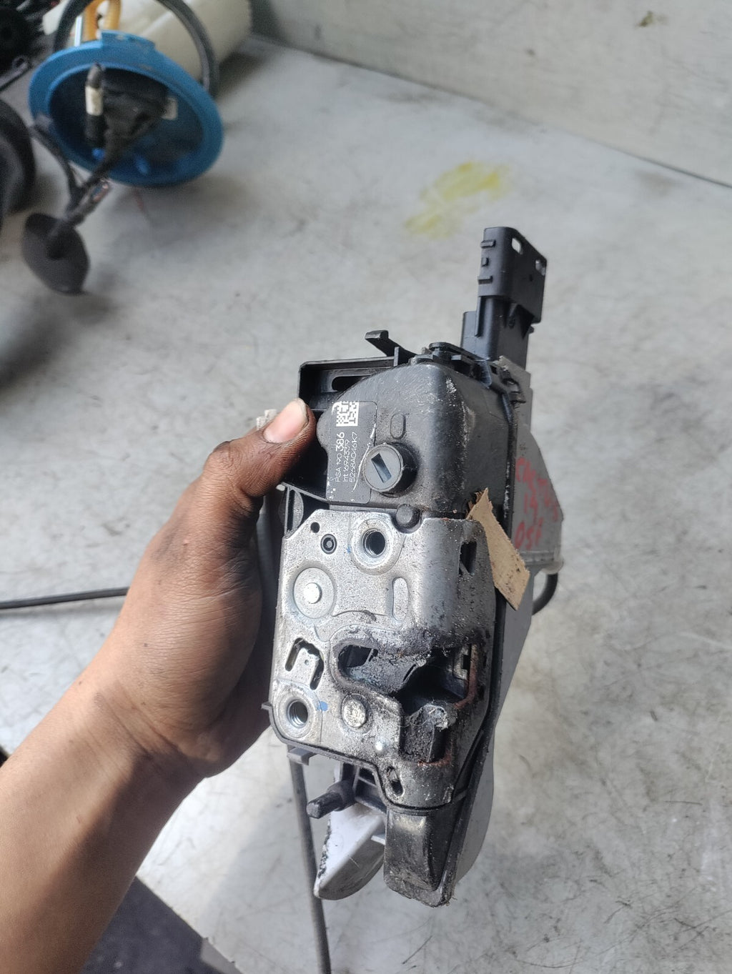 2018 CITROEN C4 CACTUS OSF DRIVER FRONT DOOR LOCK