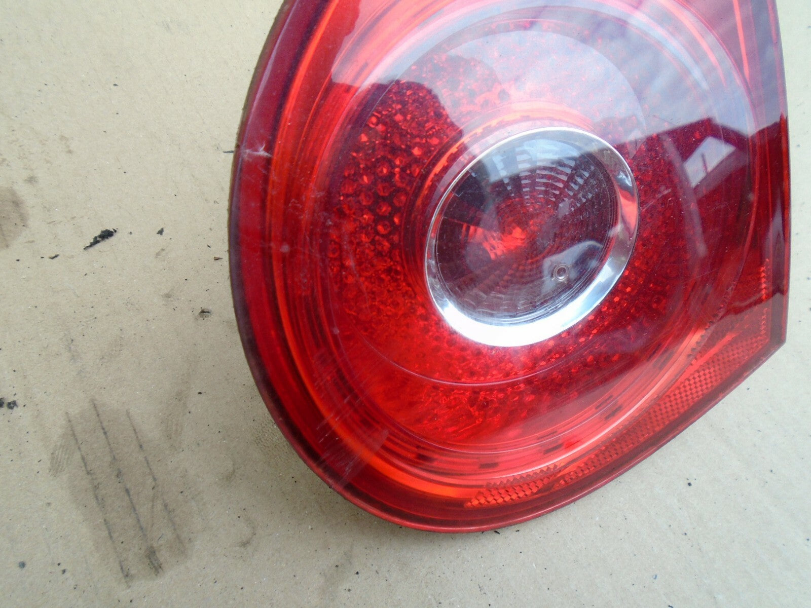 VW VOLKSWAGEN GOLF MK5 2005 OSR DRIVER SIDE REAR INNER BRAKE LIGHT 285002
