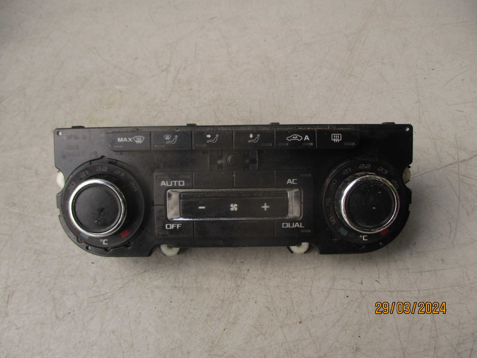 2010 SKODA OCTAVIA MK2 AIR CON. HEATER CLIMATE CONTROL UNIT PANEL 3T0907044AR