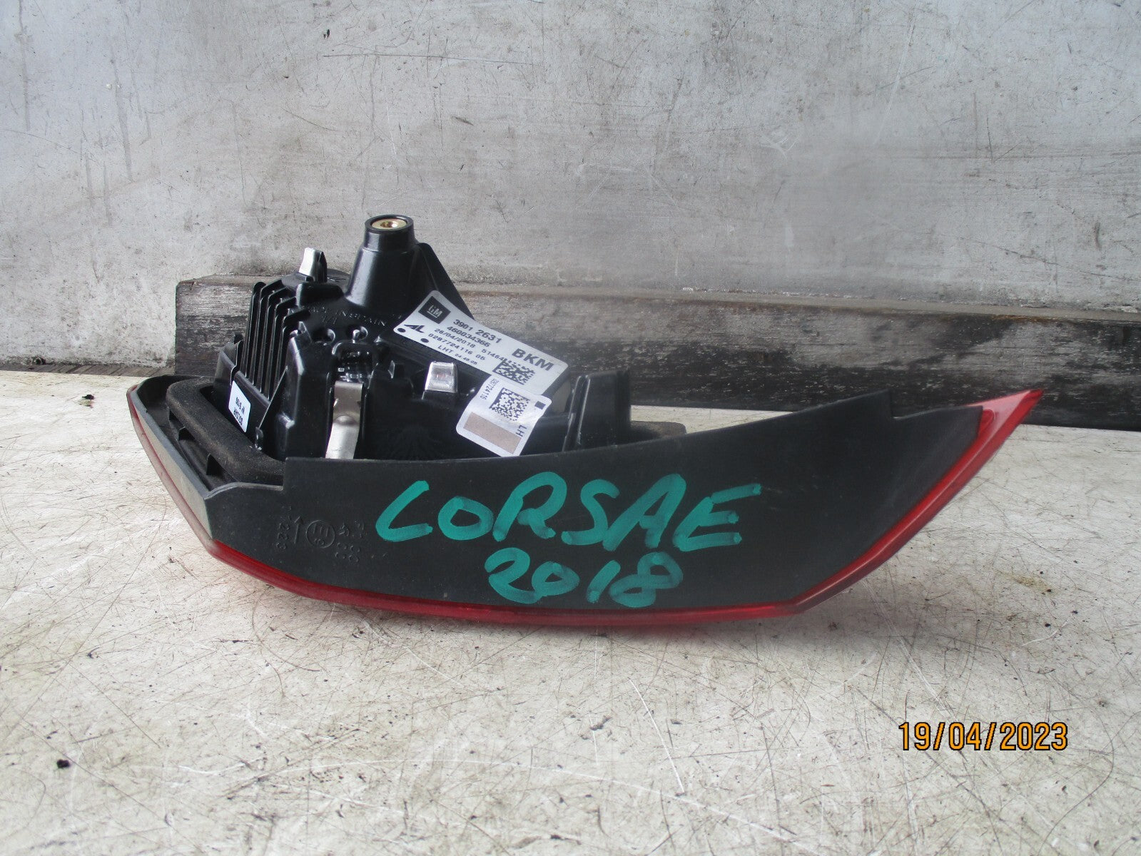 VAUXHALL CORSA E 2018 NSR PASSENGERS INNER TAILGATE REAR BRAKE LIGHT 39012631