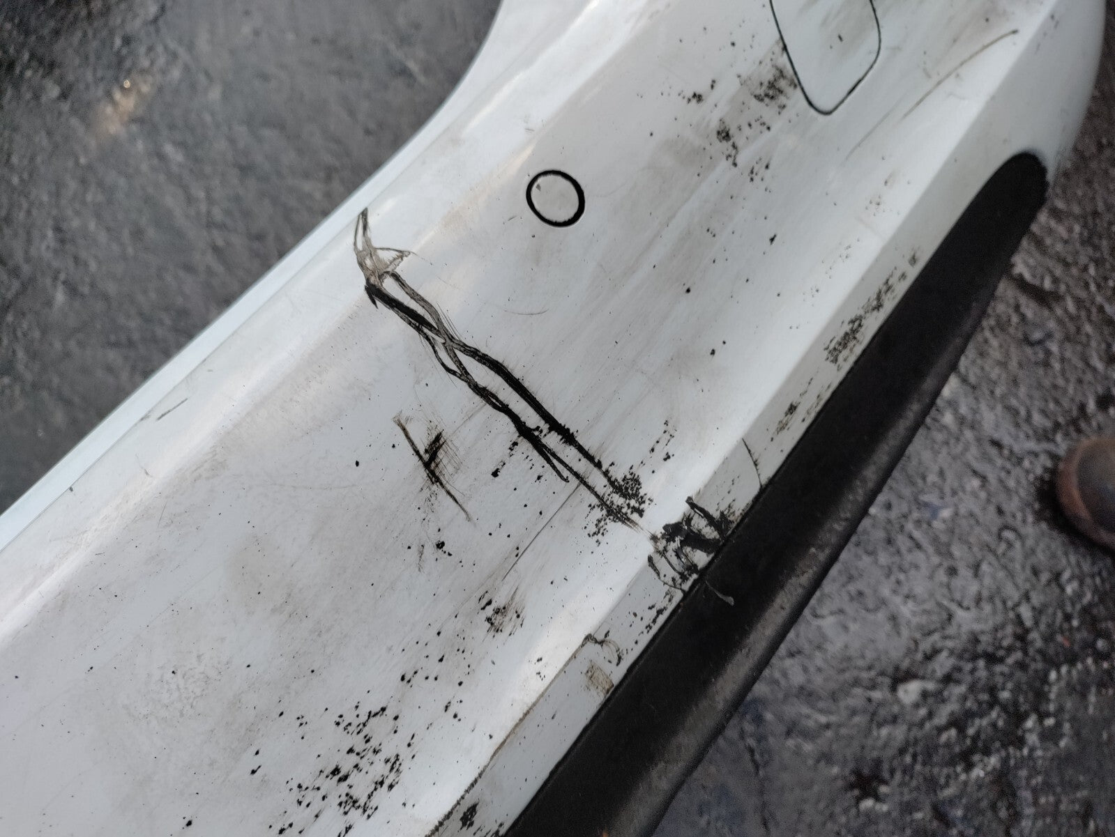 2016 VAUXHALL ZAFIRA C COMPLETE REAR BUMPER WITH PDC SENSOR WHITE