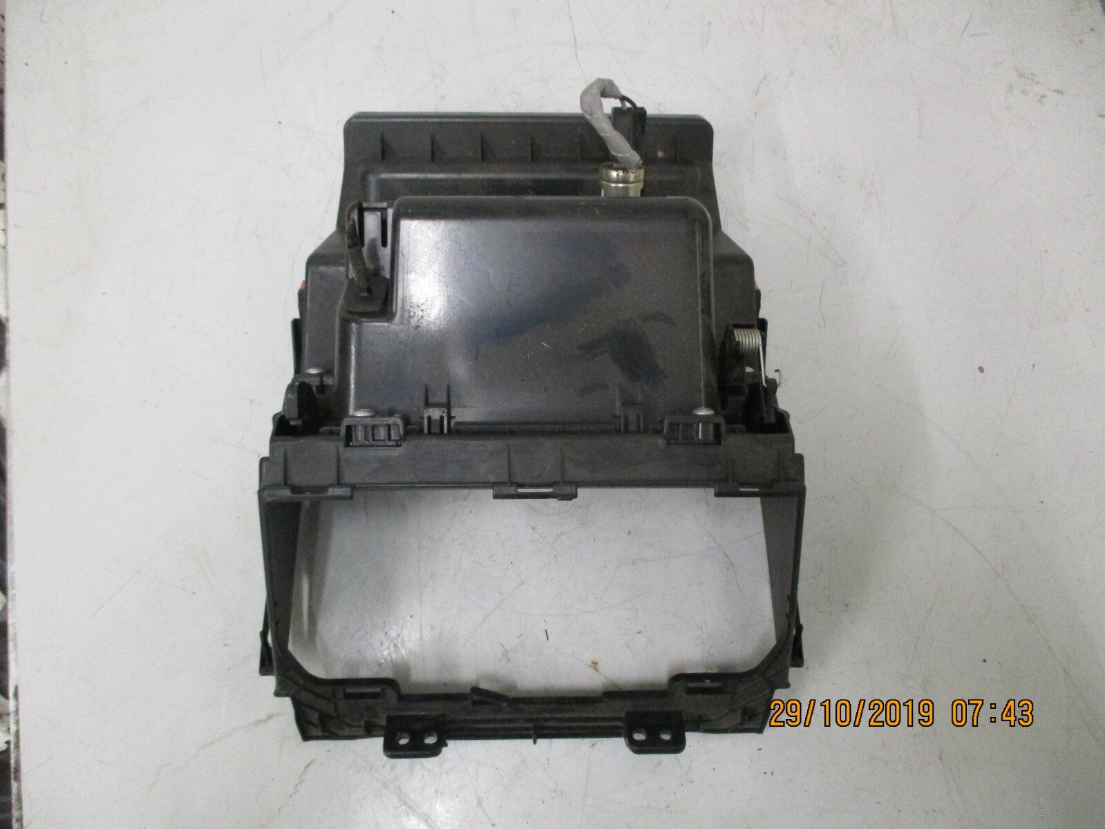 HONDA CRZ 2012 DASHBOARD CENTRE CONSOLE 12V SOCKET SURROUND TRIM PLASTIC COVER