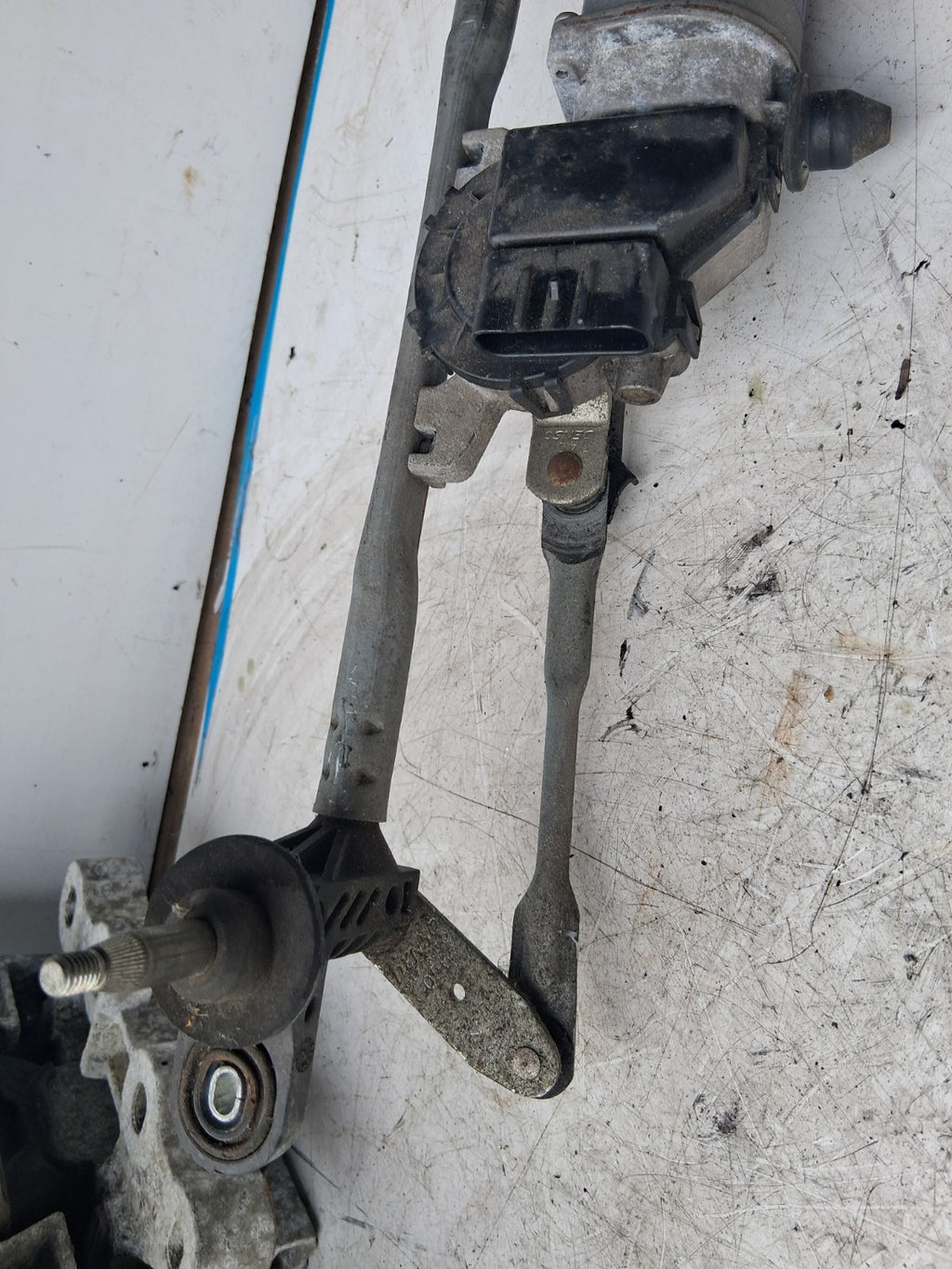 2015 FIAT 500 LOUNGE FRONT WINDSCREEN WIPER MOTOR LINKAGE MS1592008660
