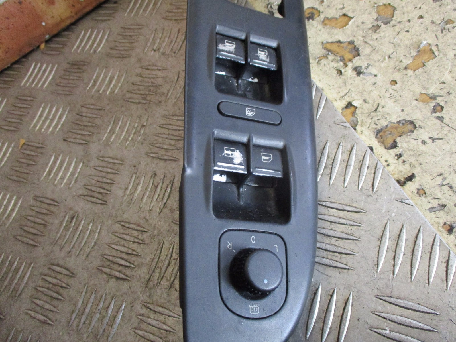 VOLKSWAGEN VW PASSAT 2006 B6 OSF DRIVER WINDOW MIRROR CONTROL SWITCH 1K4959857