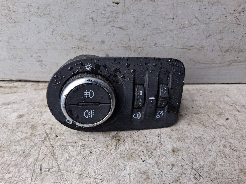 2017 VAUXHALL ZAFIRA C TOURER HEADLIGHT ADJUSTER CONTROL SWITCH 39049505