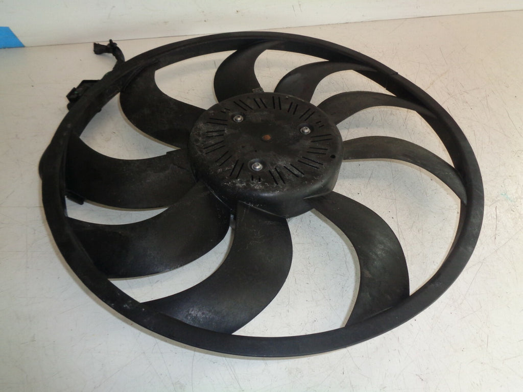 BMW 3 SERIES 2017 F30 2.0 DIESEL M SPORT DIESEL RADIATOR FAN AND MOTOR 8641946