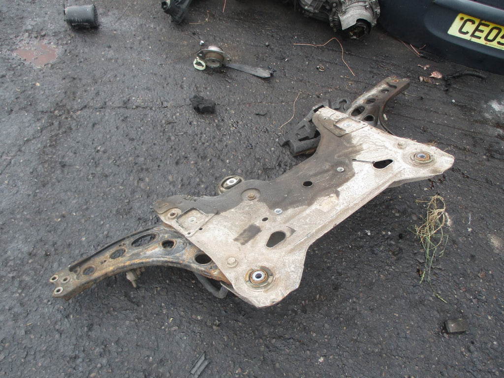 VAUXHALL VIVARO 2013 2.0 DIESEL FRONT SUBFRAME CRADLE WISHBONE