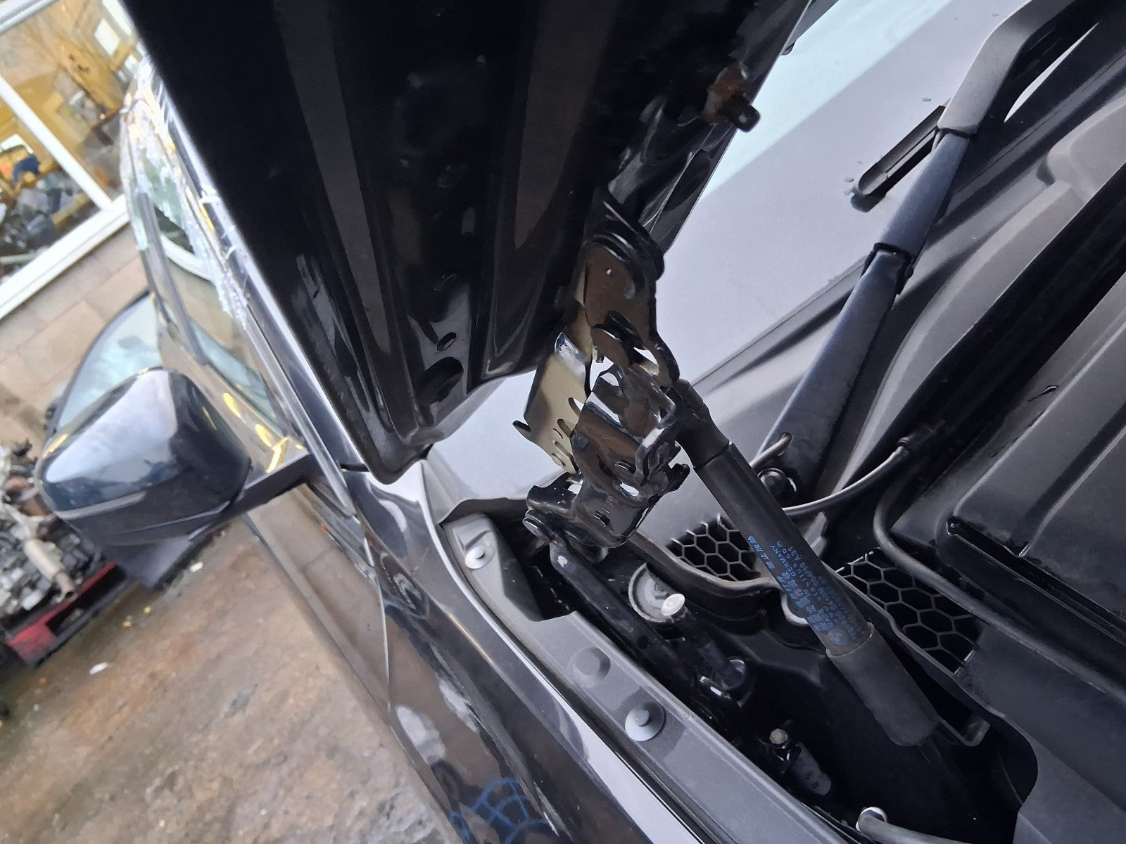 BMW 3 SERIES G20 2019 OSF DRIVER SIDE FRONT BONNET HINGE BLACK WITHOUT STRUT