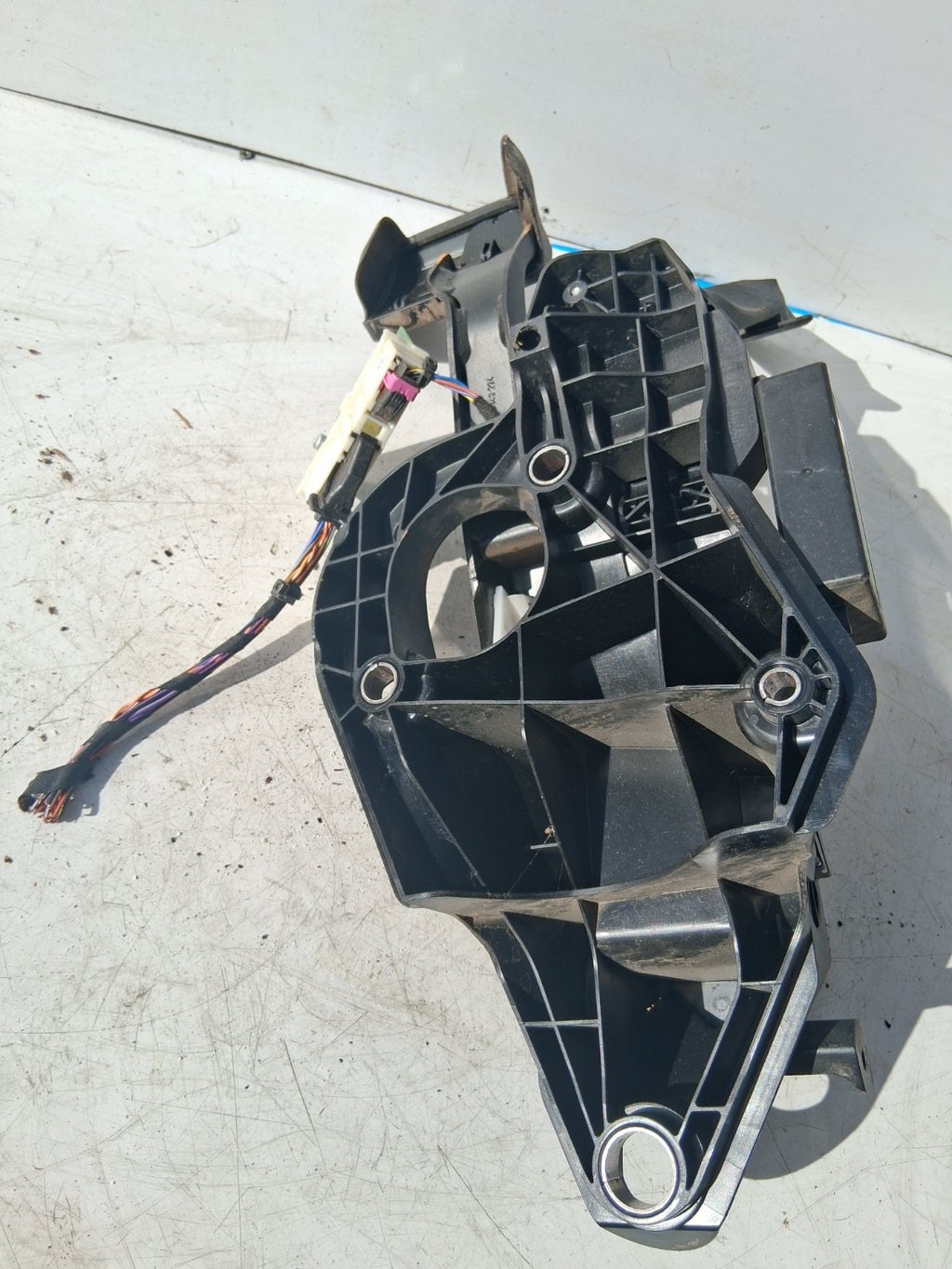 2016 VW VOLKSWAGEN TIGUAN CLUTCH AND BREAK PEDAL PADS 5Q2723058AJ