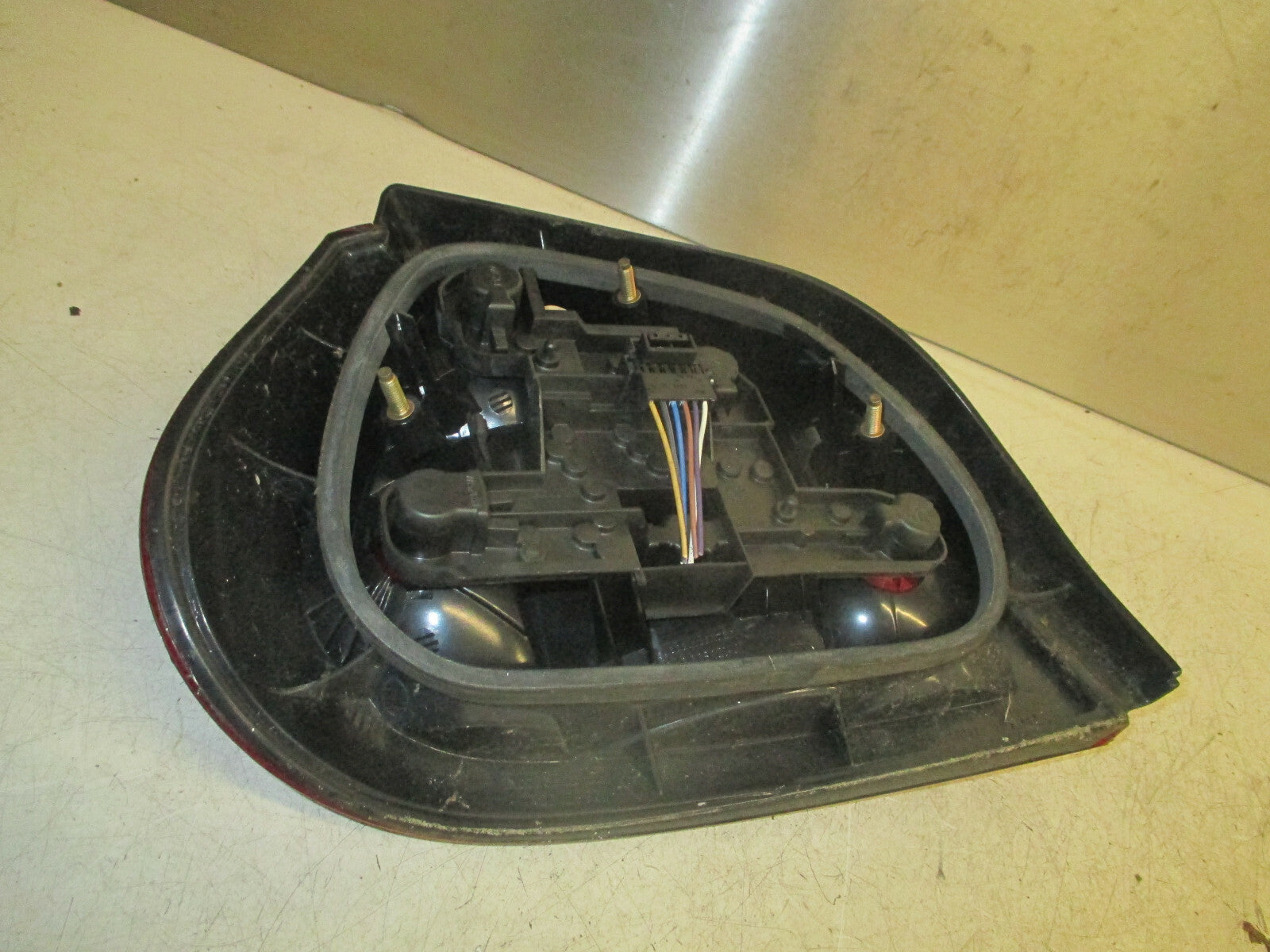 RENAULT MEGANE 2001 OSR DRIVER SIDE REAR TAIL LIGHT