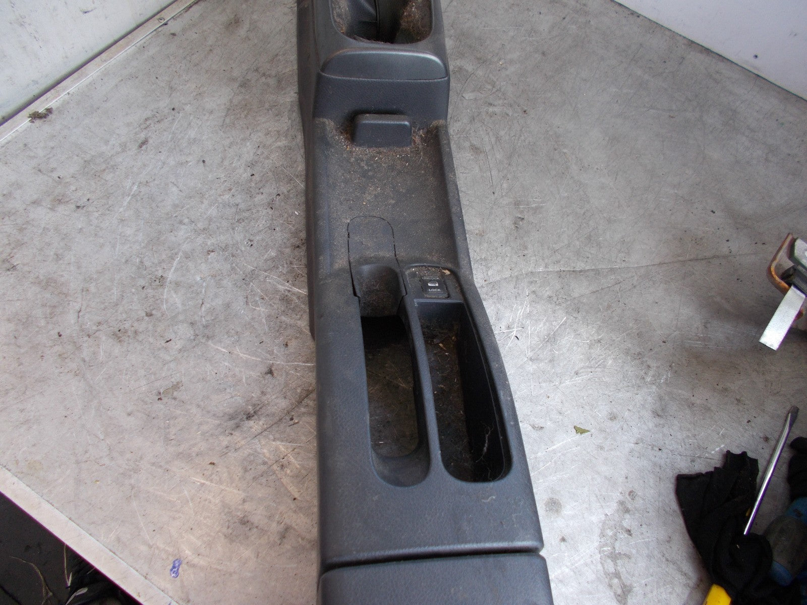 NISSAN NOTE E11 2008 1.4 CENTRE CONSOLE STORAGE COMPARTMENT 969109U010