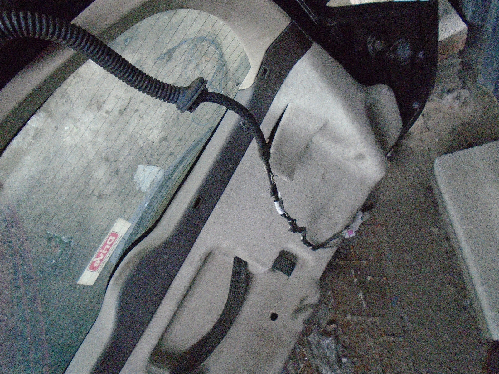 VAUXHALL INSIGNIA A ESTATE 2011 BARE TAILAGTE BOOTLID GLASS BLACK