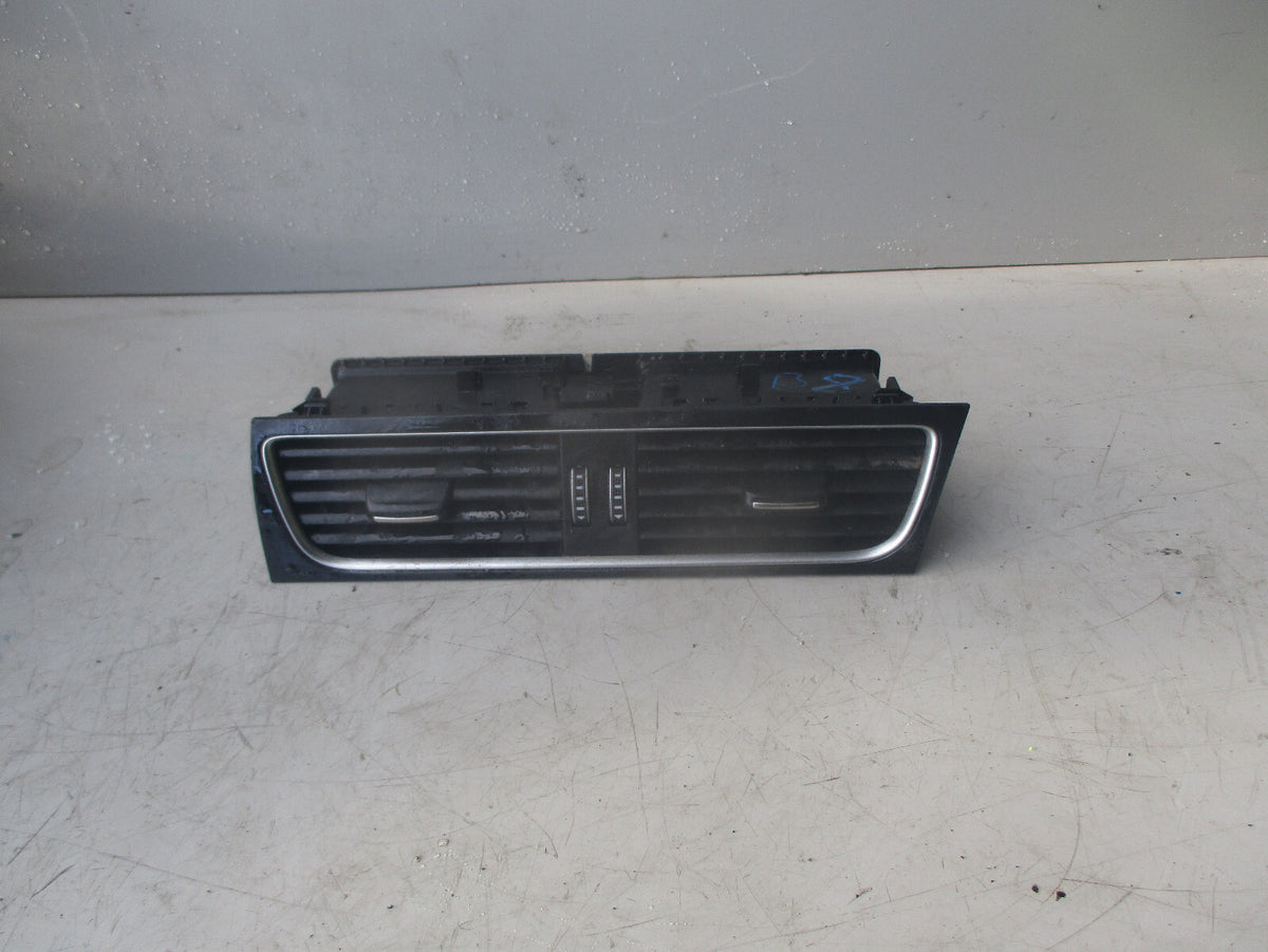 AUDI A4 B8 2013 DASHBOARD CENTRE AIR VENT 8T2820951D