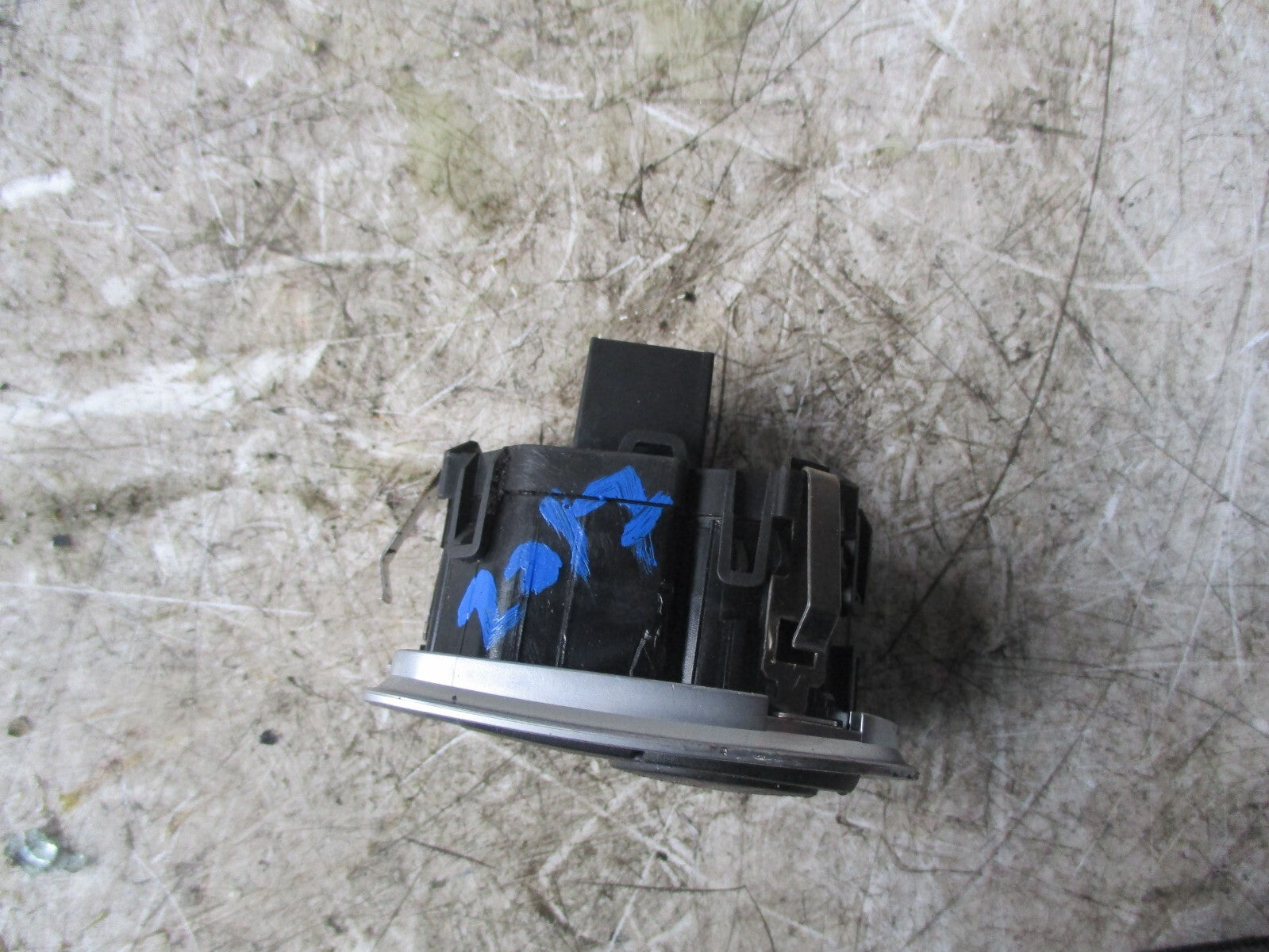 BMW F30 2017 ENGINE START/STOP LGNITION BUTTON 9250734