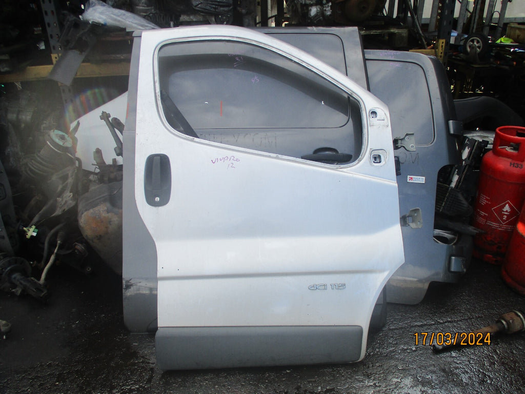 VAUXHALL VIVARO TRAFIC 2012 OS DRIVER SIDE FRONT DOOR SILVER