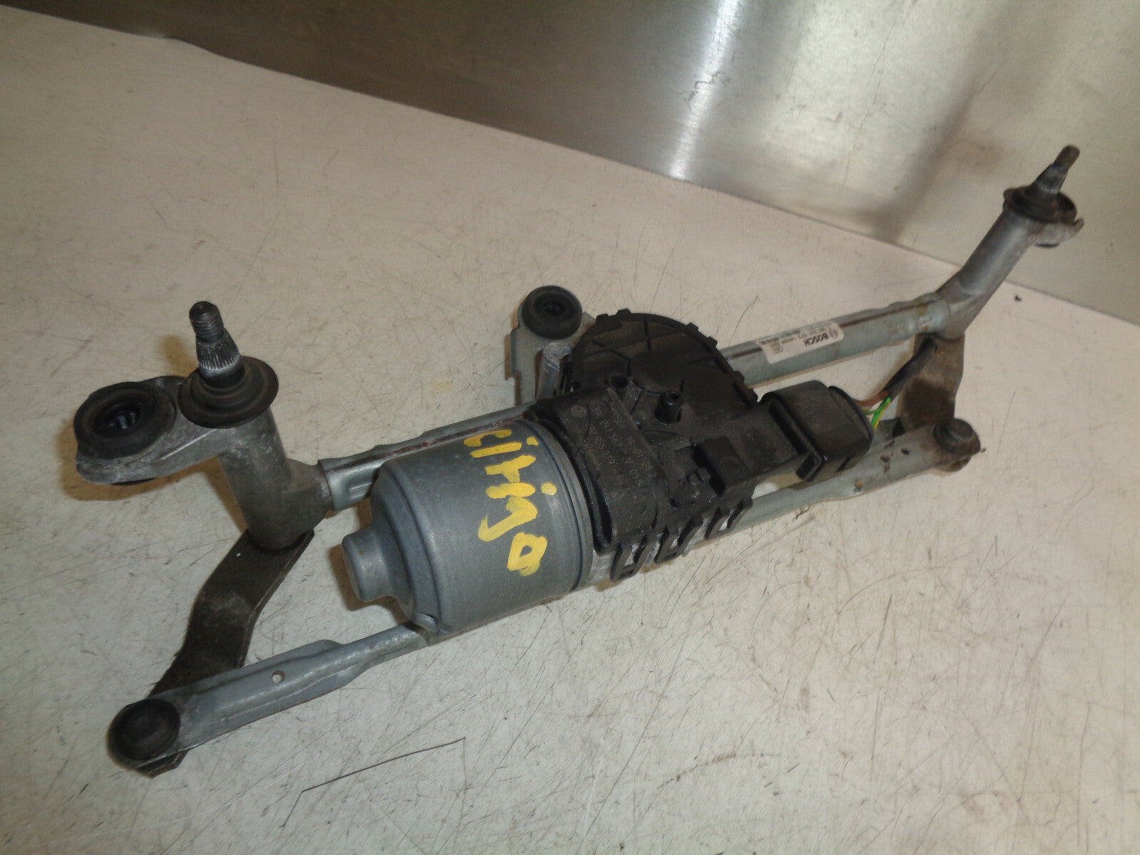 VW VOLKSWAGEN UP 2017 1.0 PETROL FRONT WINDSCREEN WIPER MOTOR LINKAGE 1S2955023C