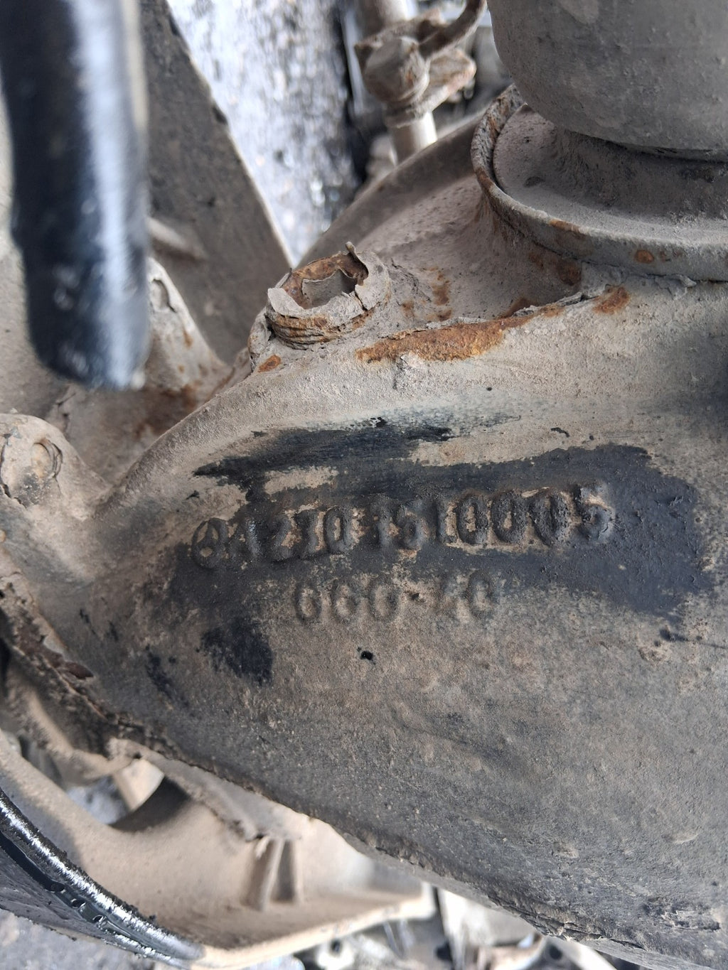 2004 MERCEDES BENZ E CLASS W211 REAR DIFF DIFFERENTIAL A2301510005