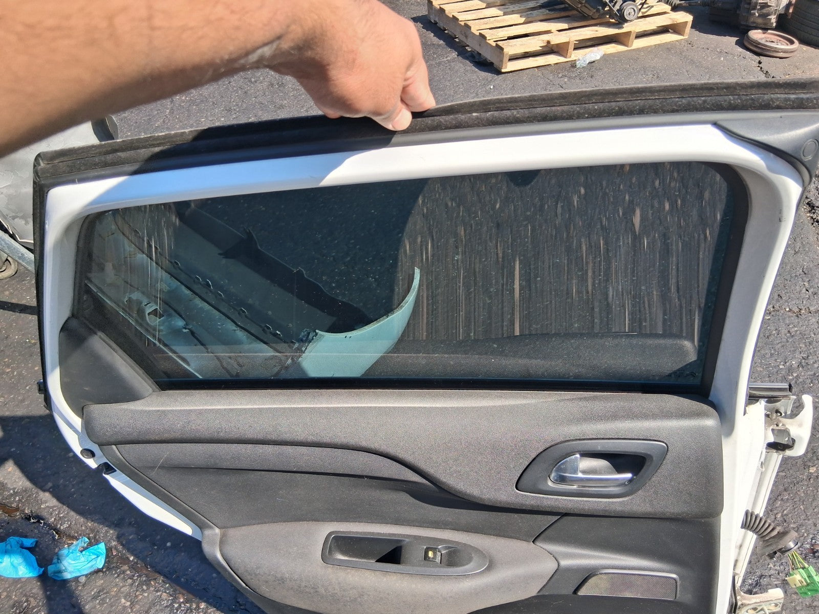 2013 CITROEN C4 MK2 NSR PASSENGER SIDE REAR LEFT COMPLETE DOOR WHITE