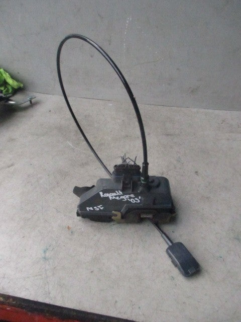 2009 RENAULT MEGANE MK2 NSF PASSENGER SIDE FRONT DOOR LOCK MECHANISM 086028