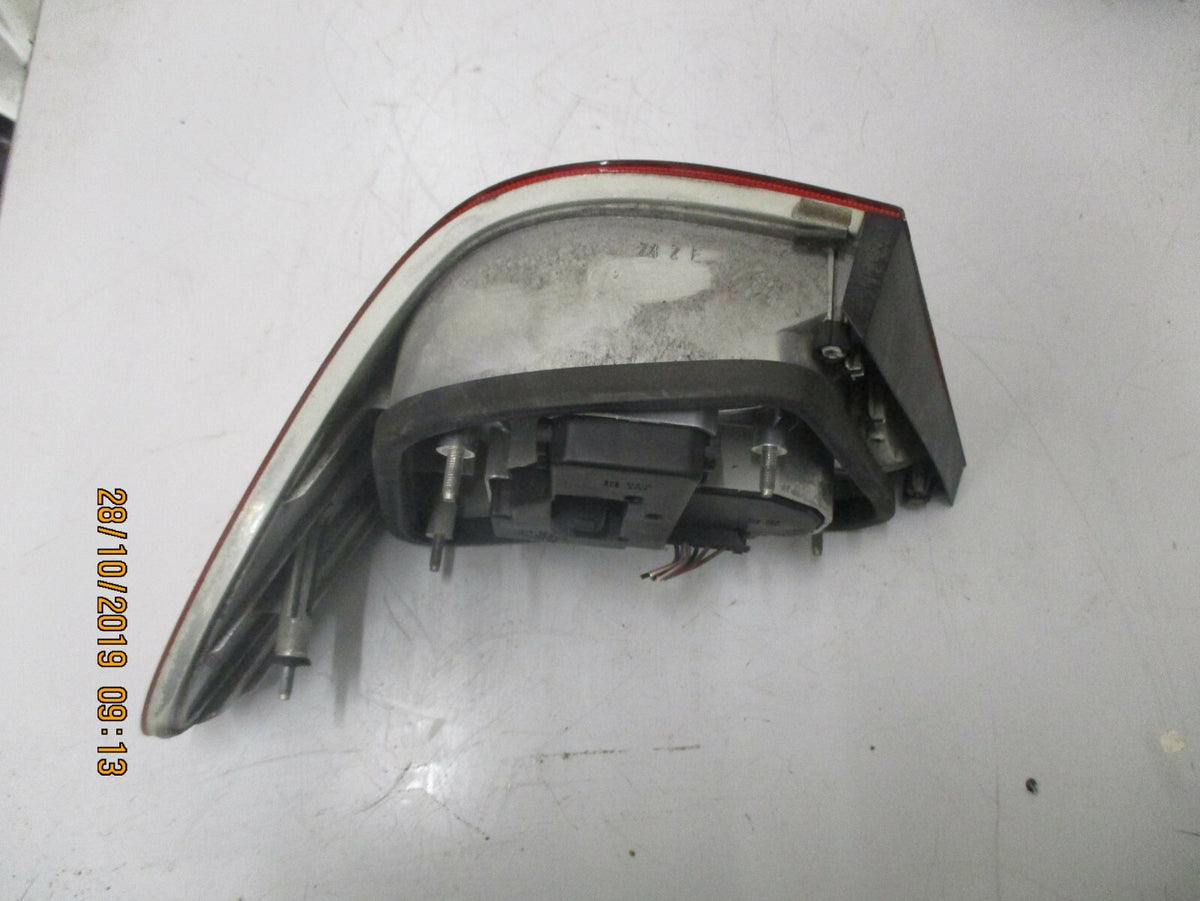 MERCEDES C CLASS W208 2004 OSR DRIVER SIDE REAR BRAKE TAIL LIGHT 2088200464