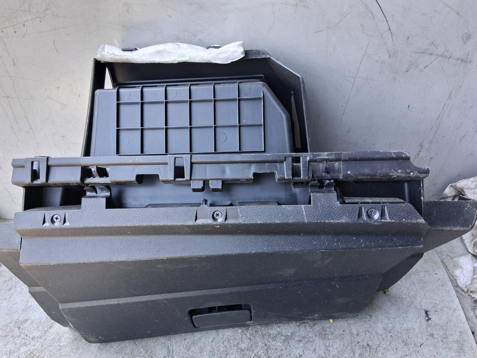 2019 NISSAN MICRA K14 DASHBOARD GLOVE BOX FRONT STORAGE COMPARTMENT 685105FF