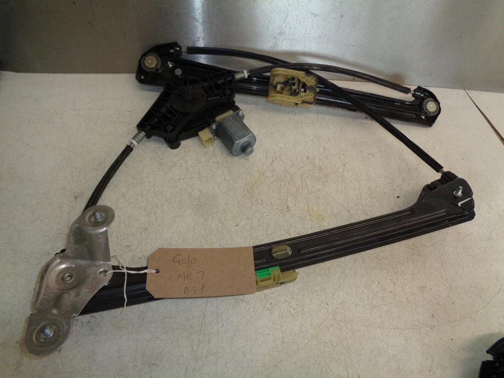 VOLKSWAGEN GOLF MK7 NSF PASSENGER FRONT DOOR WINDOW MOTOR REGULATOR 5G4837461F