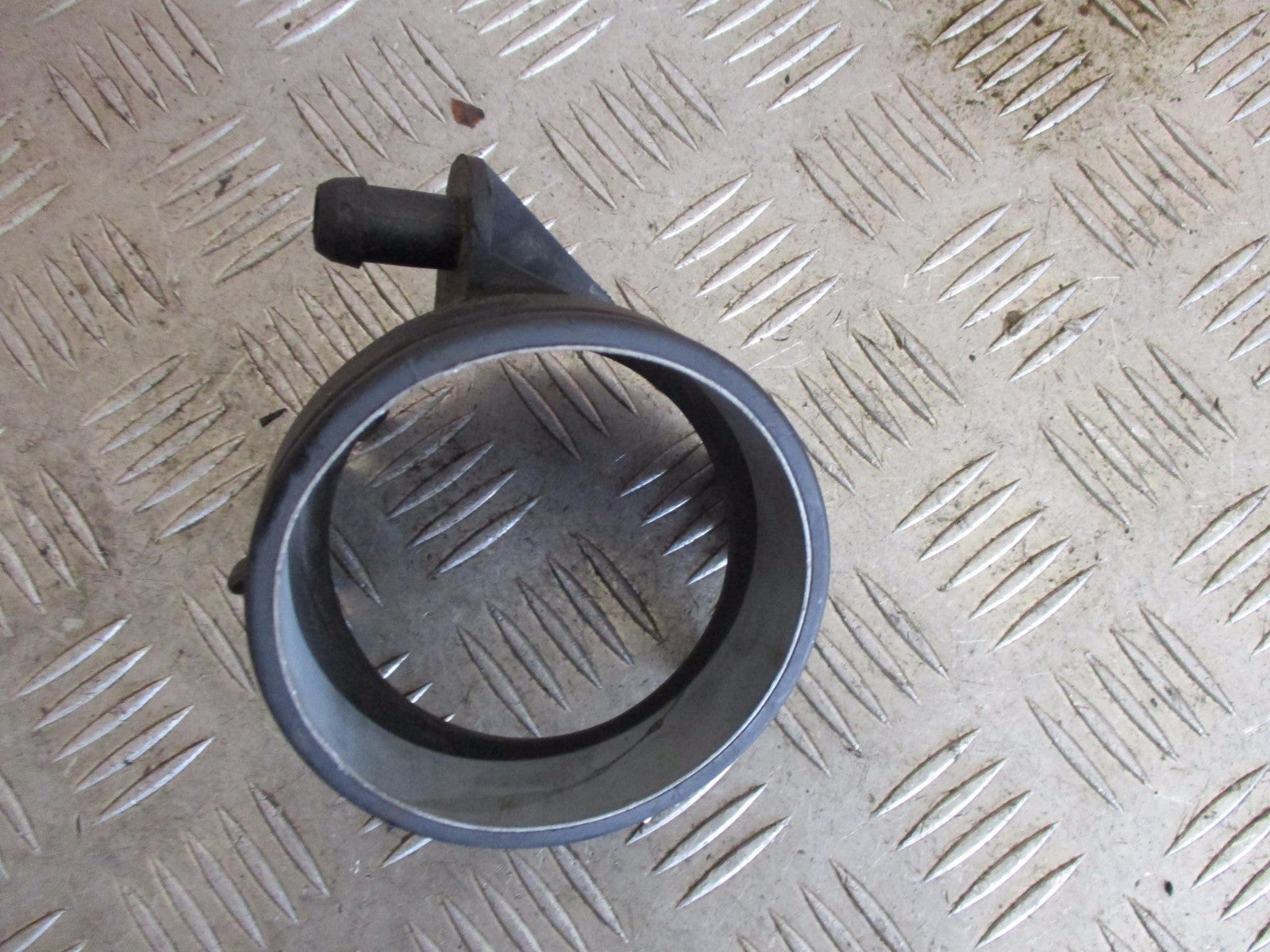 BMW 1 SERIES F20 2016 AIR INTAKE DUCT CONNECTOR 13717537502